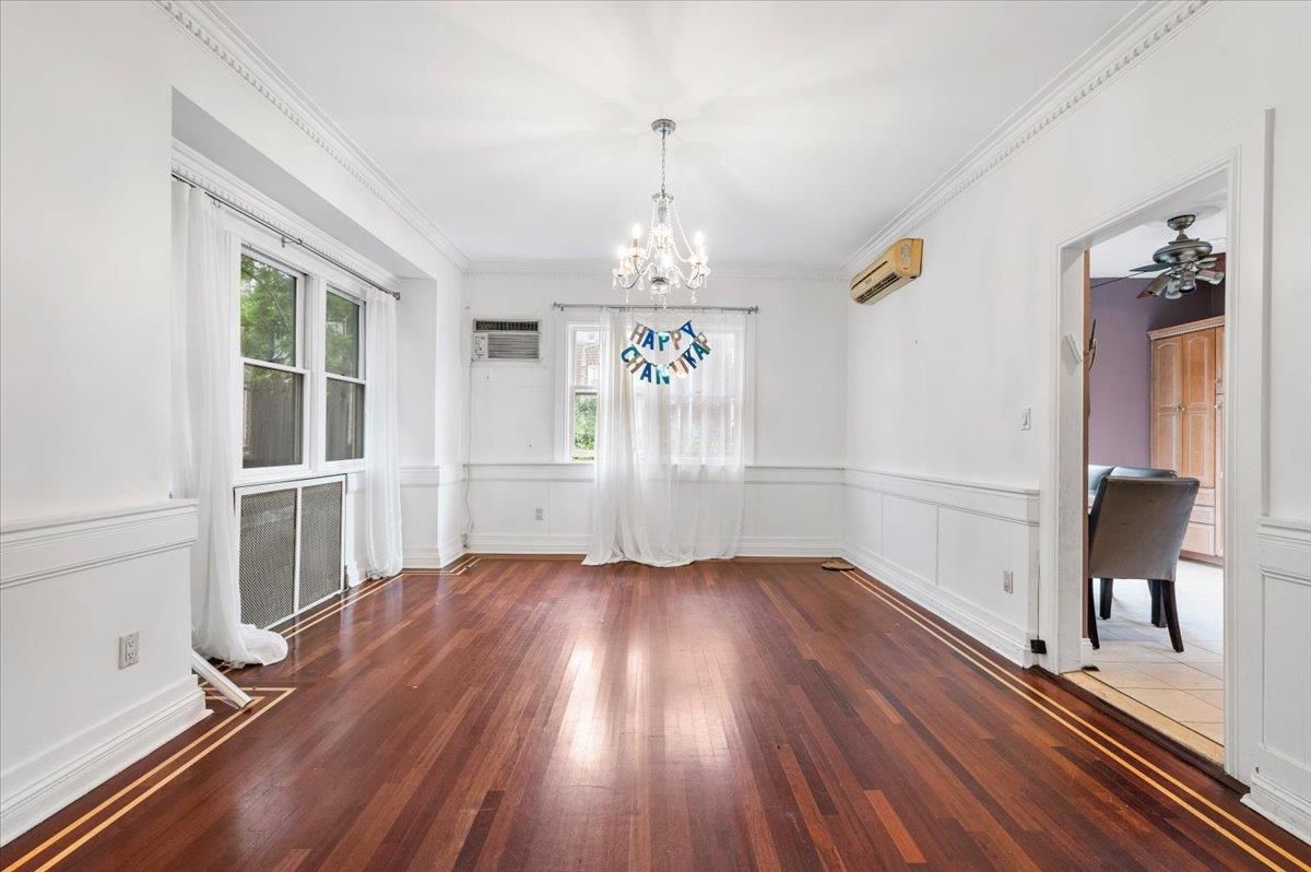 Chandelier, Empty room, Interior, Wood Texture Flooring
