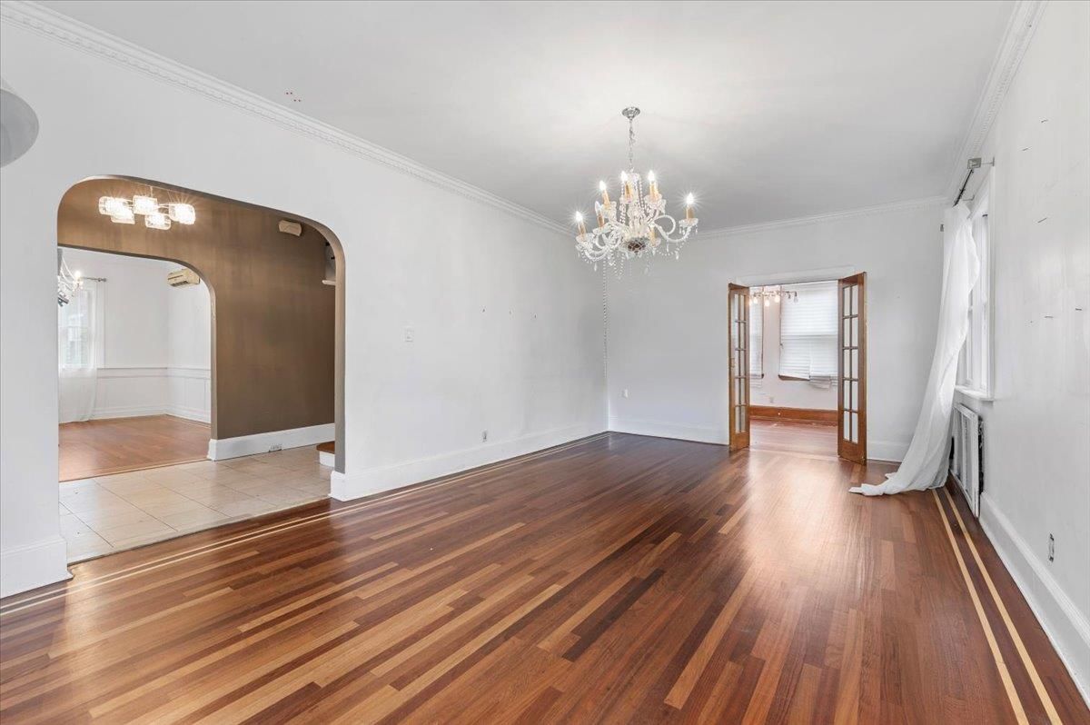 Chandelier, Empty room, Interior, Wood Texture Flooring