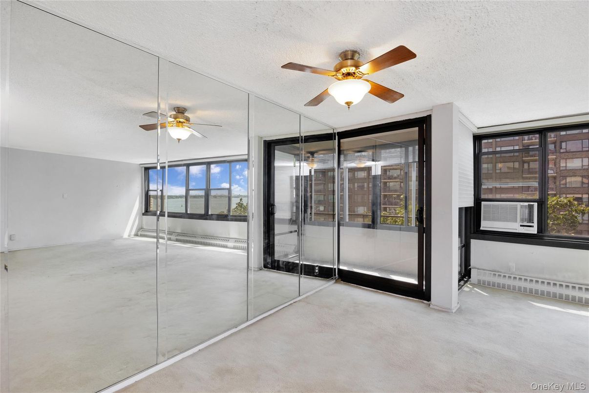 Empty room, Interior, Sun Room