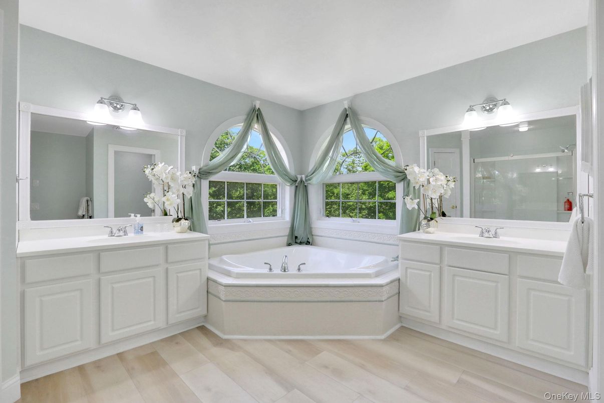 Bathroom, Dual Sink Vanities, Interior, Wood Texture Flooring