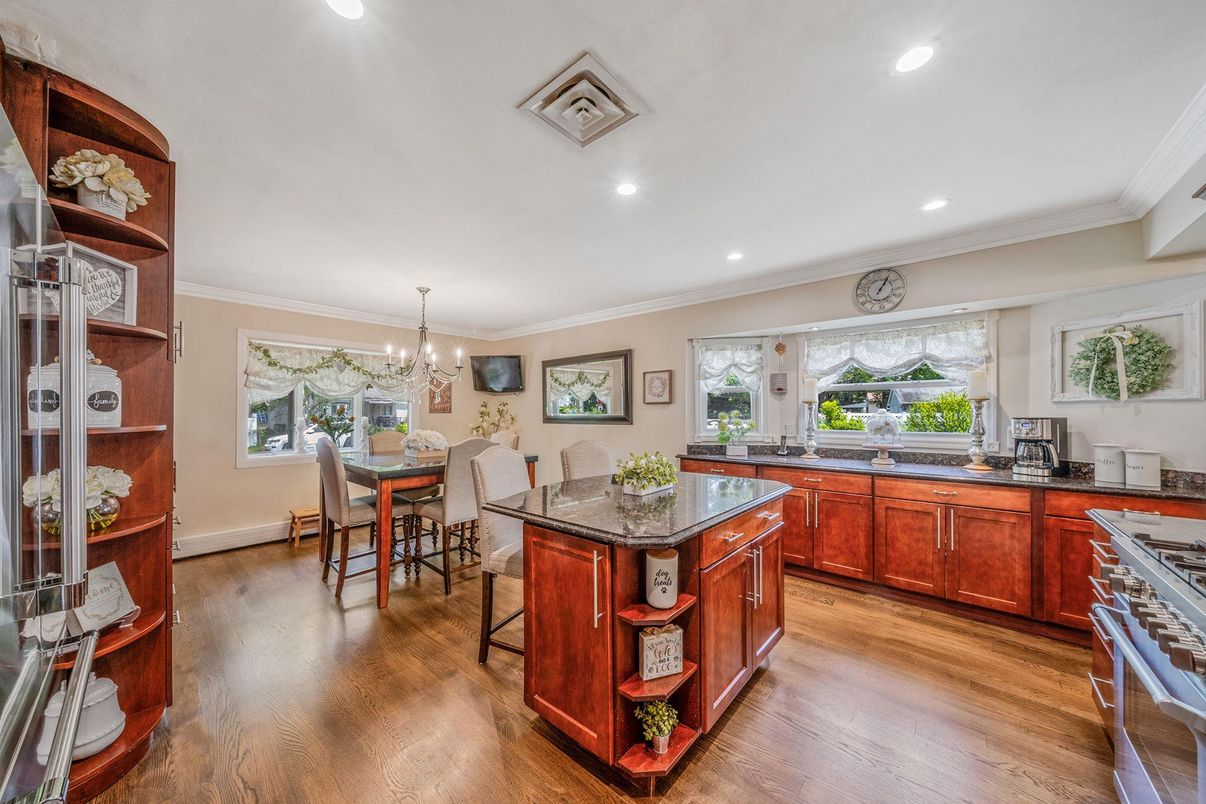 Chandelier, Dining room, Interior, Kitchen, Recessed Lighting, Wood Texture Flooring