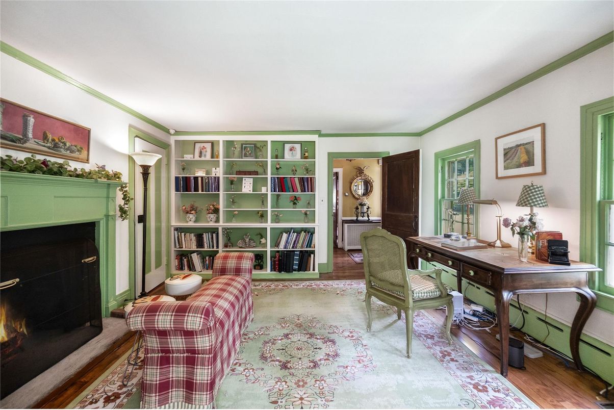 Fireplace, Home Office, Interior, Wood Texture Flooring