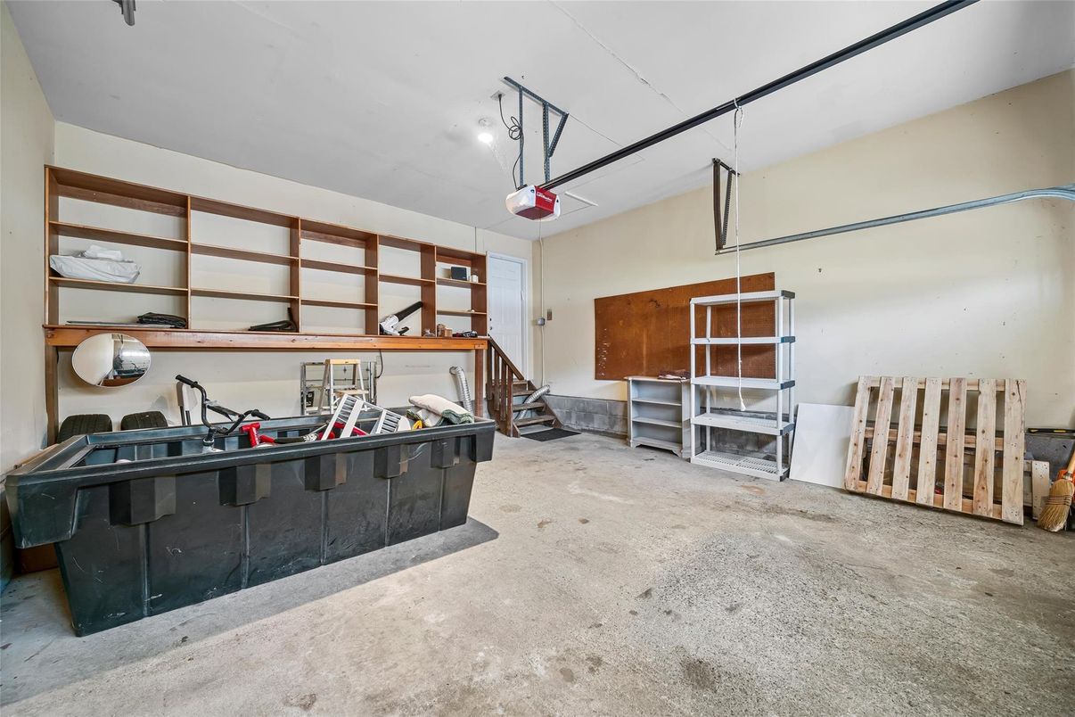 Garage, Interior