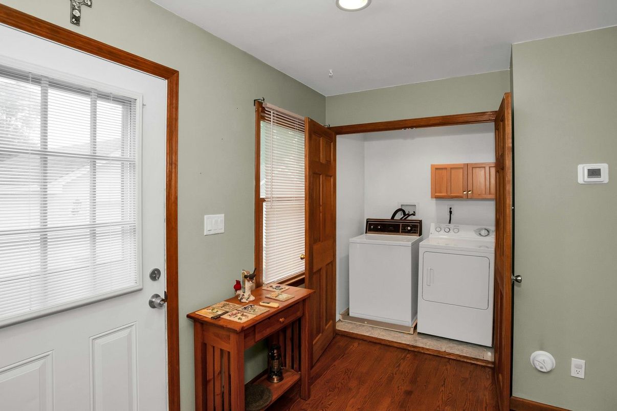 Interior, Recessed Lighting, Utility Closets, Washer, Wood Texture Flooring