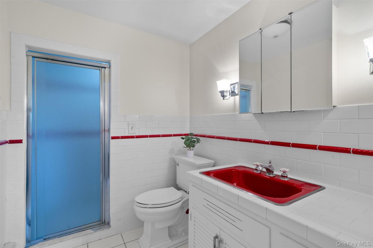 Bathroom, Interior, Tile Countertops