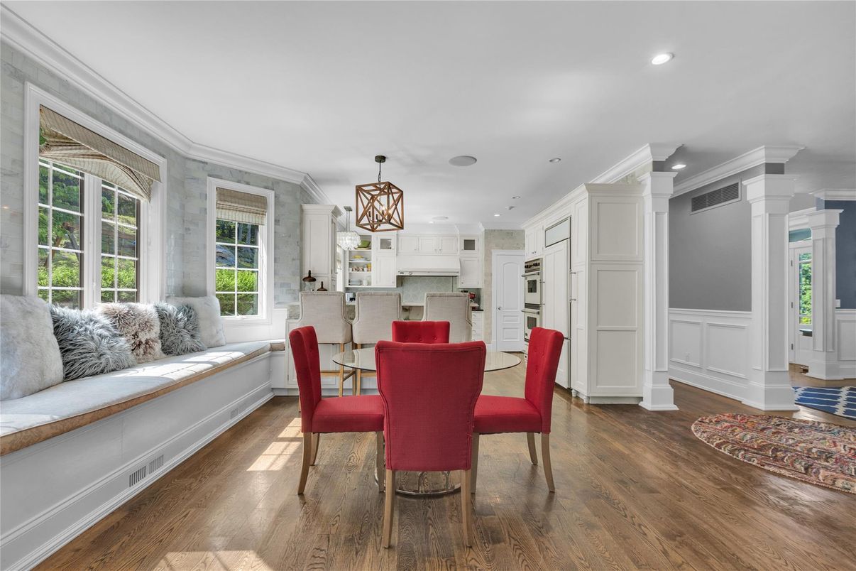 Dining room, Interior, Kitchen, Pendant Lights, Recessed Lighting, Wood Texture Flooring