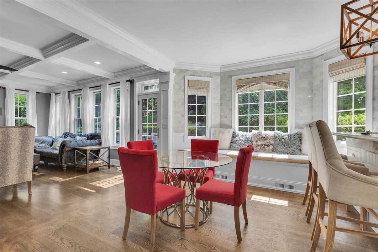 Dining room, Interior, Living room, Recessed Lighting, Wood Texture Flooring