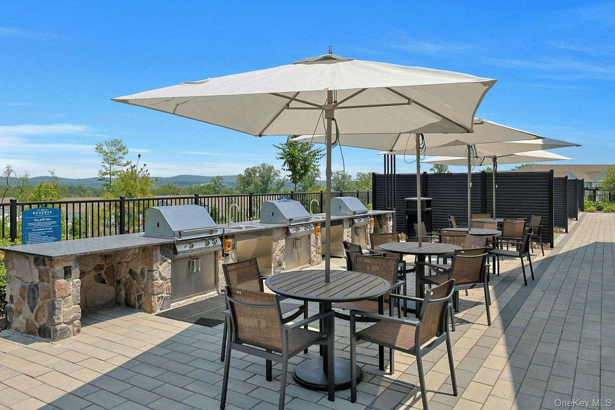 Exterior, Outdoor Kitchen