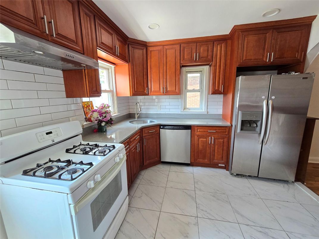 Interior, Kitchen, Marble, Recessed Lighting, Stainless Steel Appliances