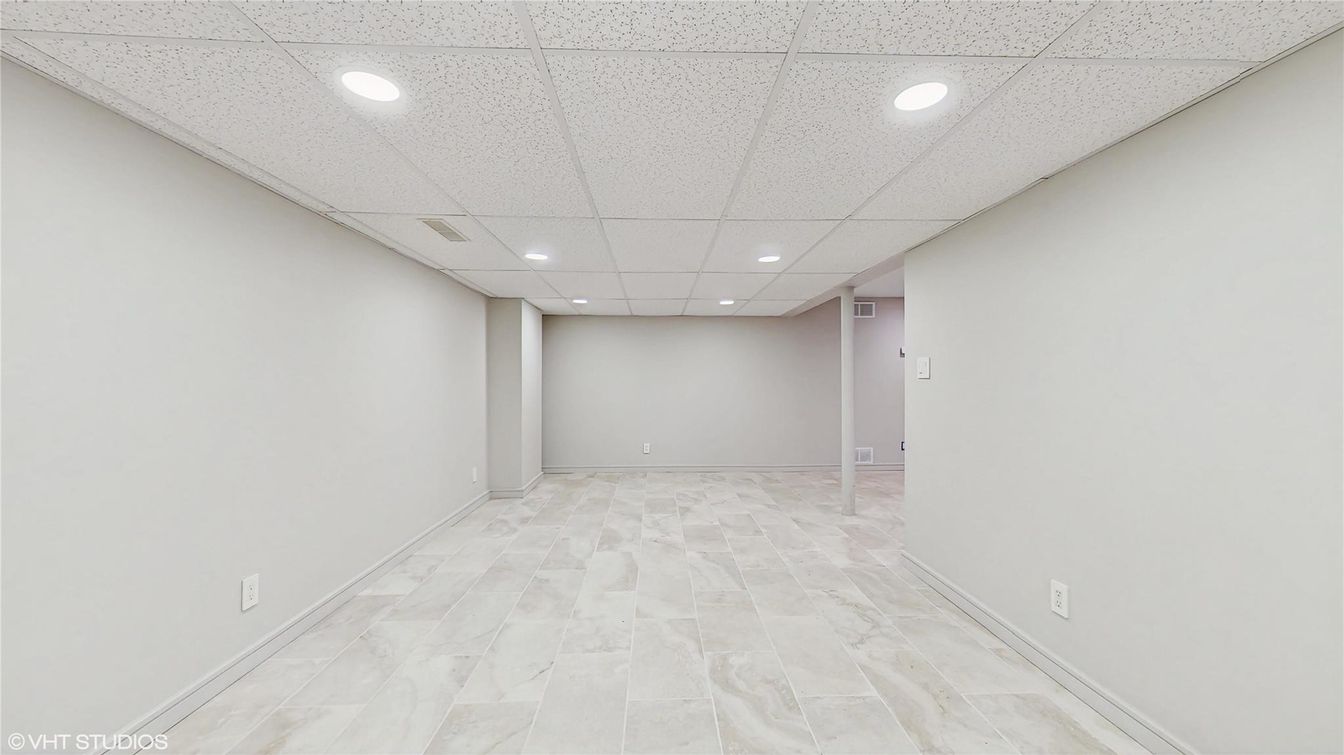 Empty room, Interior, Marble, Recessed Lighting