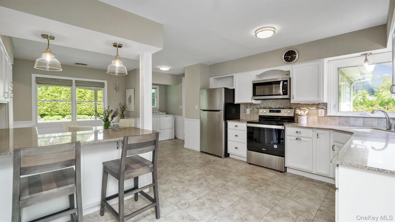 Interior, Kitchen, Pendant Lights, Stainless Steel Appliances