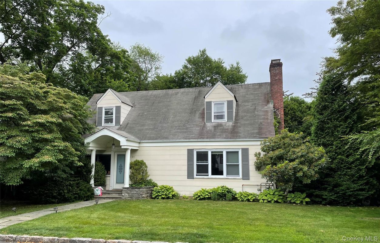 Exterior, Facade, Cape Cod