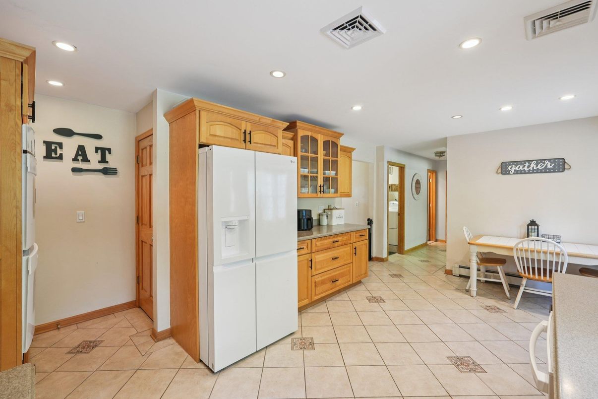 Dining room, Interior, Kitchen, Recessed Lighting