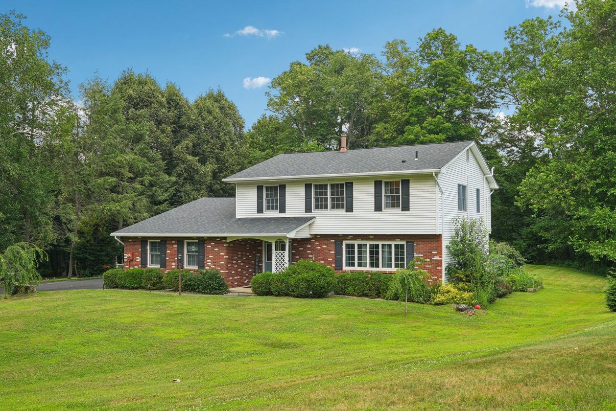 Exterior, Facade, Brick Facade, Split Level