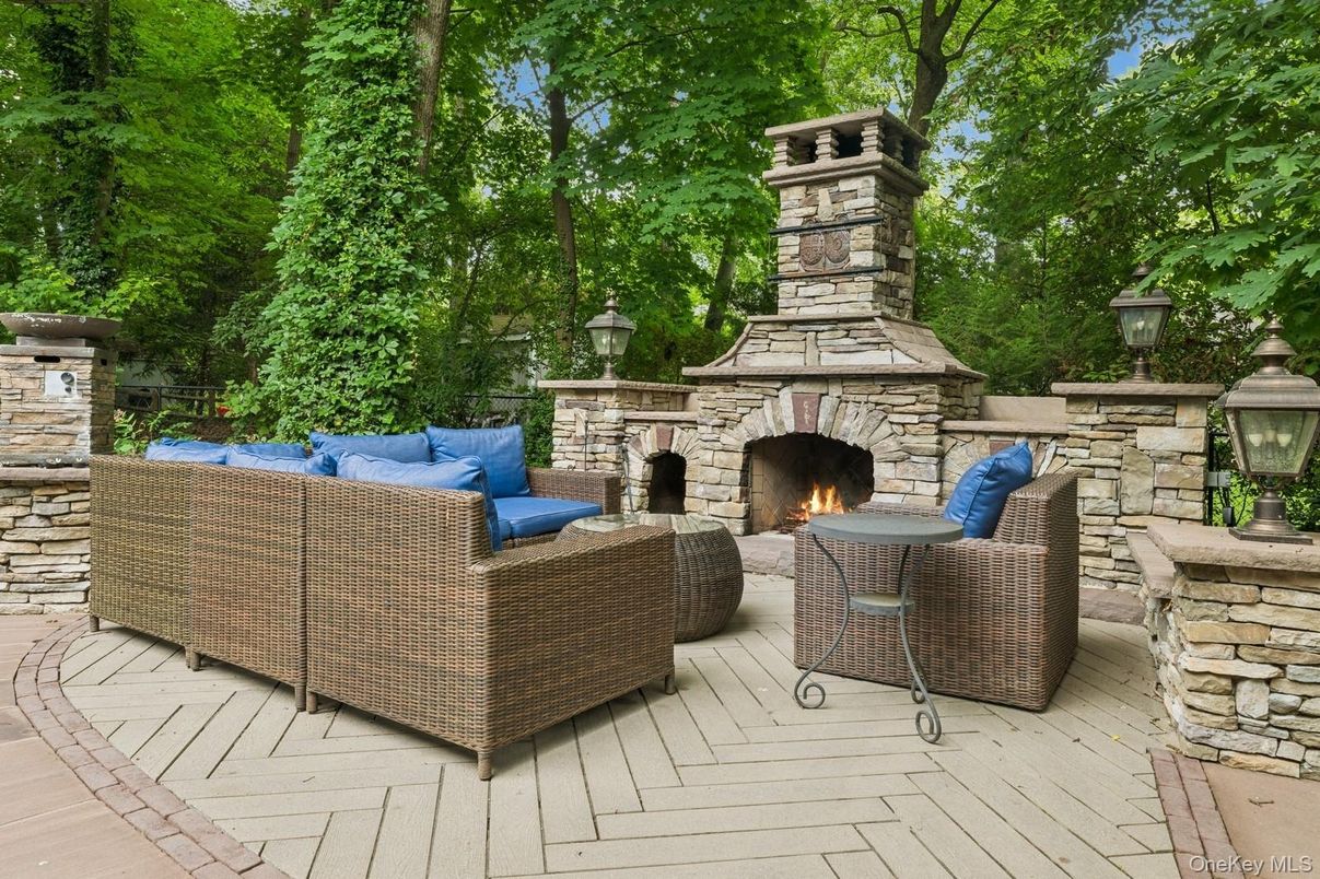 Exterior, Fireplace