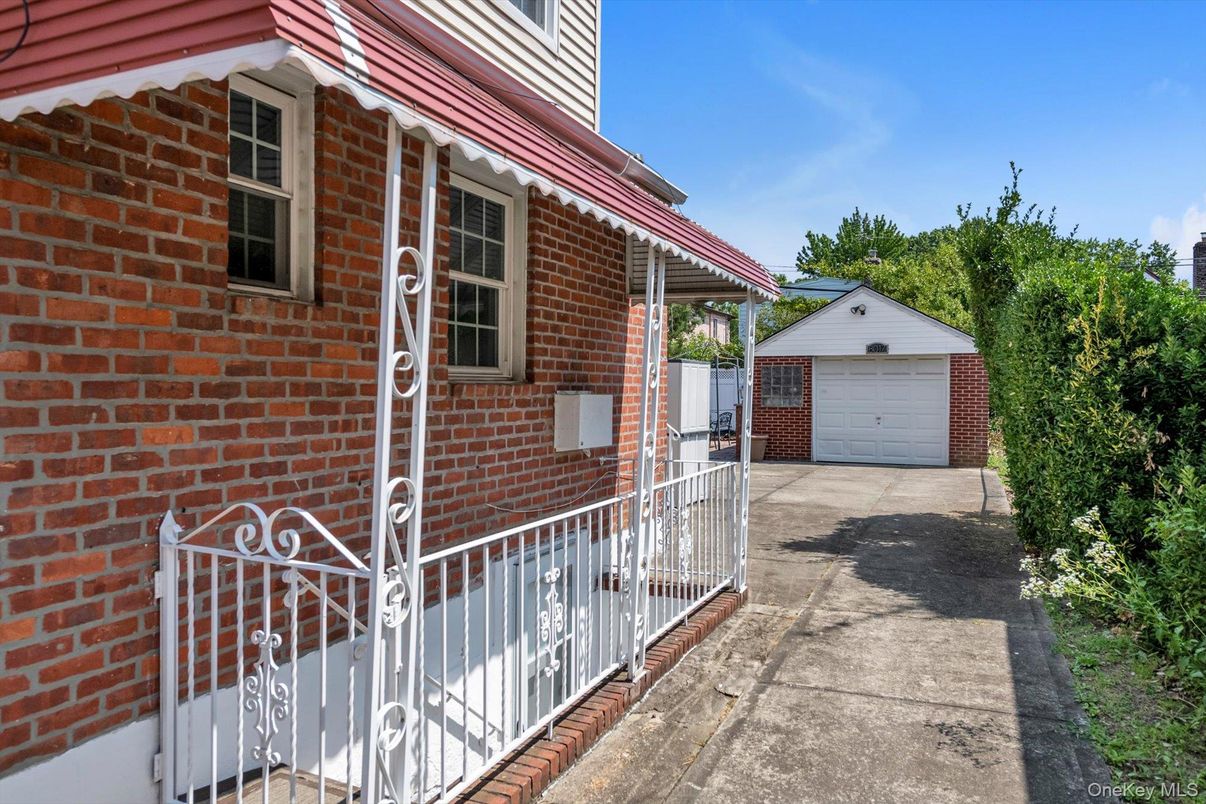 Detached Garage, Exterior
