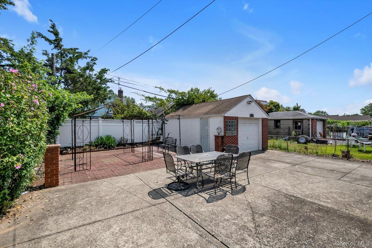 Detached Garage, Exterior