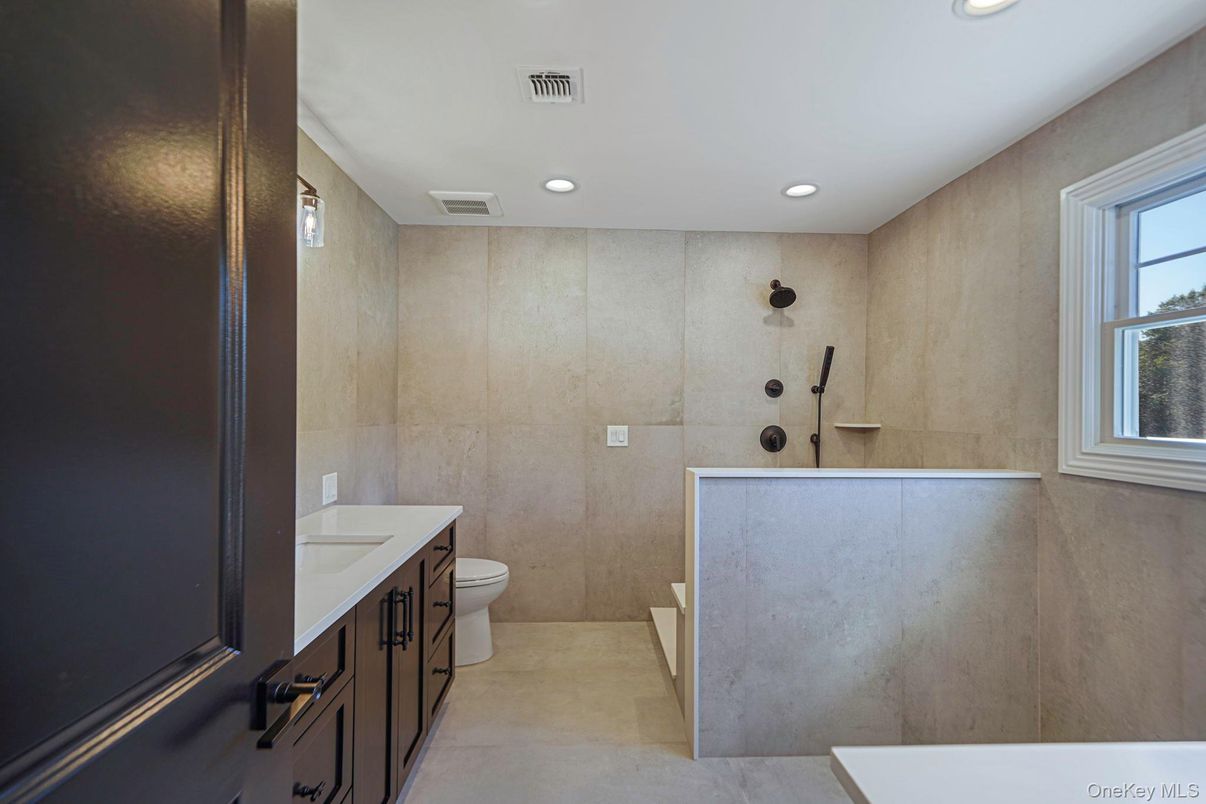 Bathroom, Interior, Recessed Lighting
