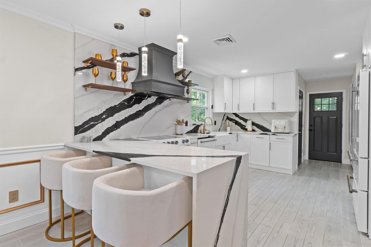 Interior, Kitchen, Pendant Lights, Recessed Lighting, Wood Texture Flooring