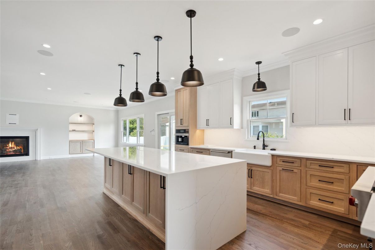 Fireplace, Interior, Kitchen, Pendant Lights, Recessed Lighting, Wood Texture Flooring