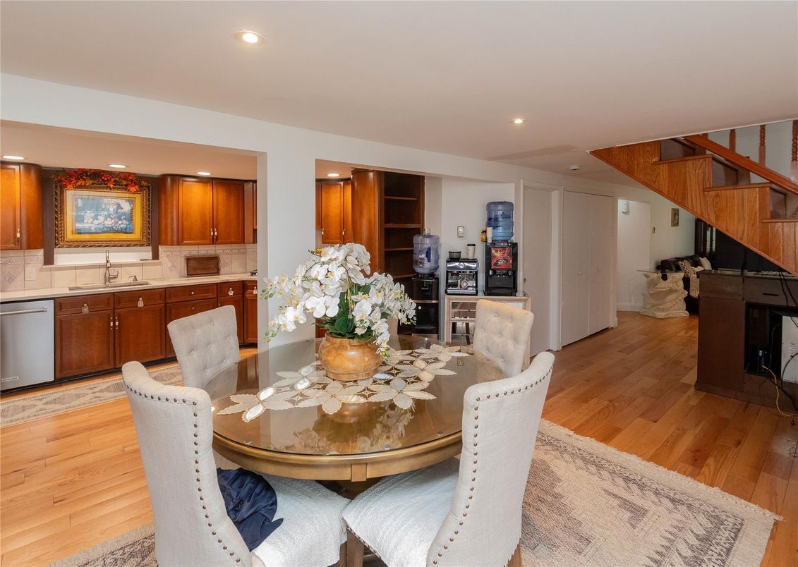 Dining room, Interior, Kitchen, Recessed Lighting, Wood Texture Flooring