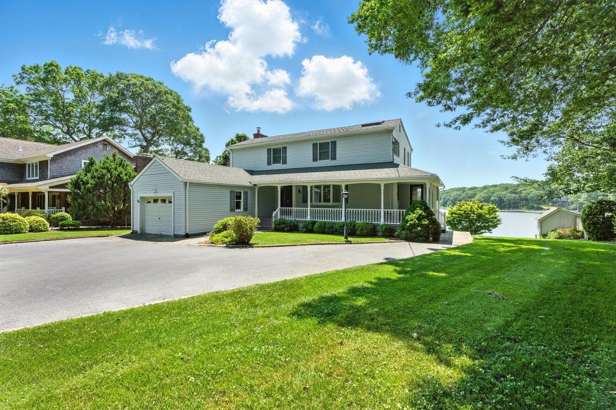 Attached, Backyard, Exterior, Facade, Split Level