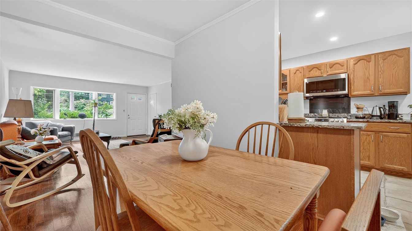 Dining room, Interior, Kitchen, Recessed Lighting, Wood Texture Flooring