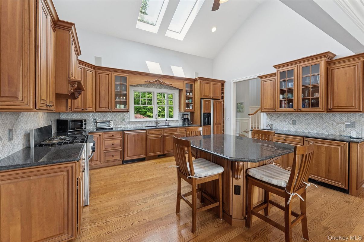 Dining room, Interior, Kitchen, Recessed Lighting, Wood Texture Flooring