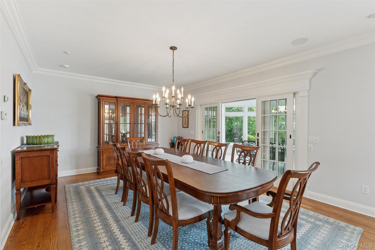 Chandelier, Dining room, Interior, Recessed Lighting, Wood Texture Flooring
