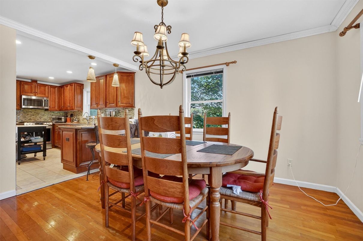 Chandelier, Dining room, Interior, Kitchen, Recessed Lighting, Wood Texture Flooring