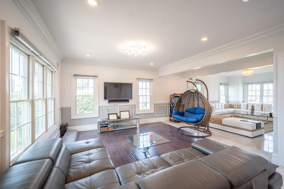 Chandelier, Interior, Living room, Recessed Lighting, Wood Texture Flooring