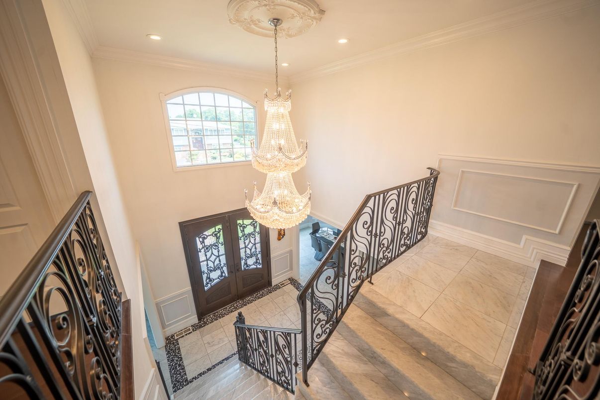 Chandelier, Dining room, Interior, Marble, Recessed Lighting