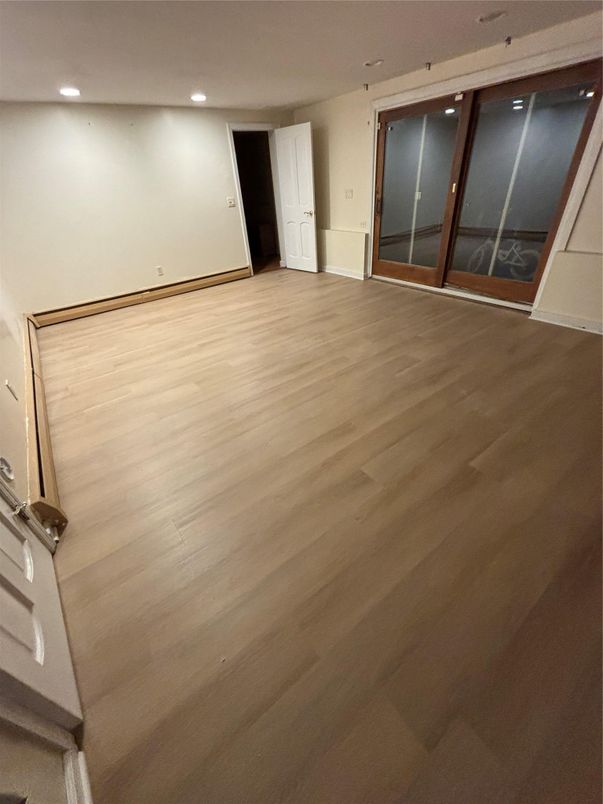 Empty room, Interior, Recessed Lighting, Wood Texture Flooring