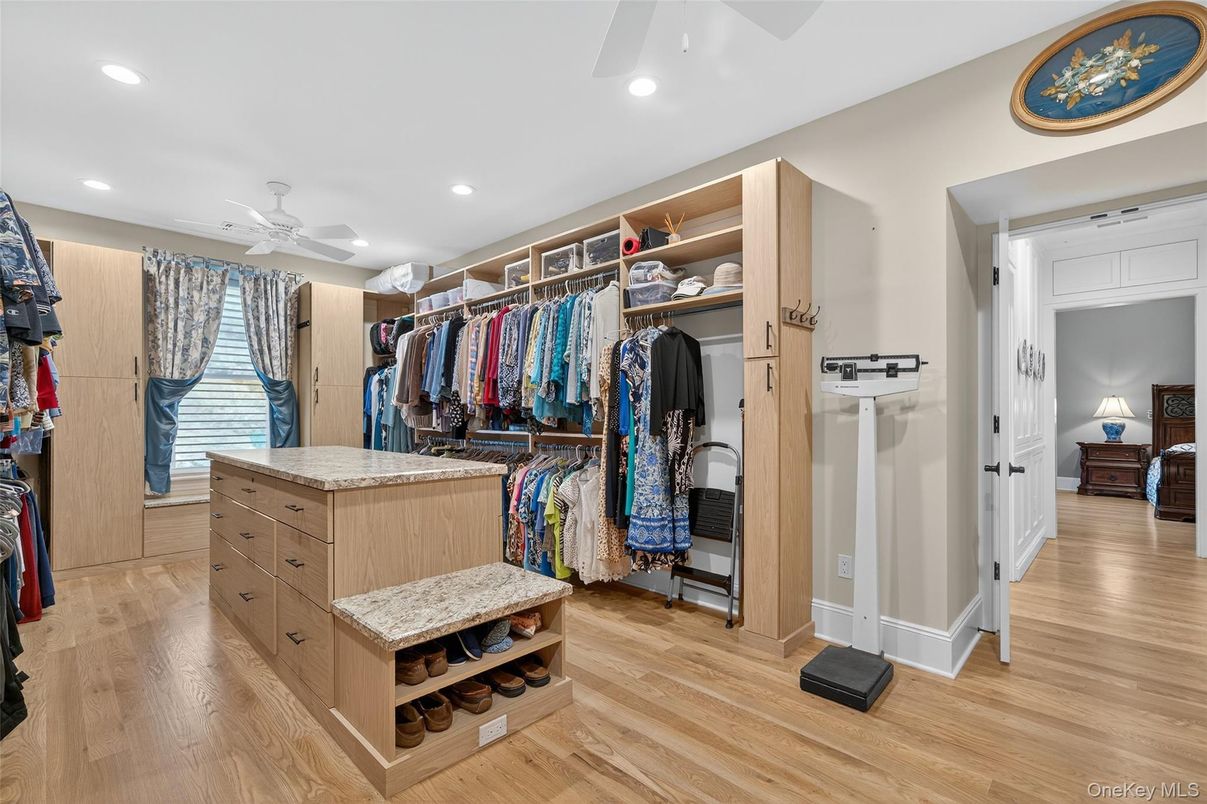 Interior, Recessed Lighting, Walk-in Closets, Wood Texture Flooring