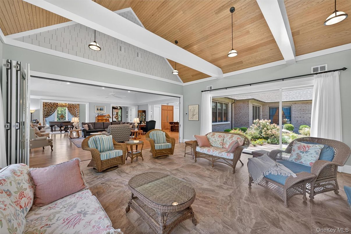 Interior, Living room, Pendant Lights, Wooden Ceilings, Wood Texture Flooring