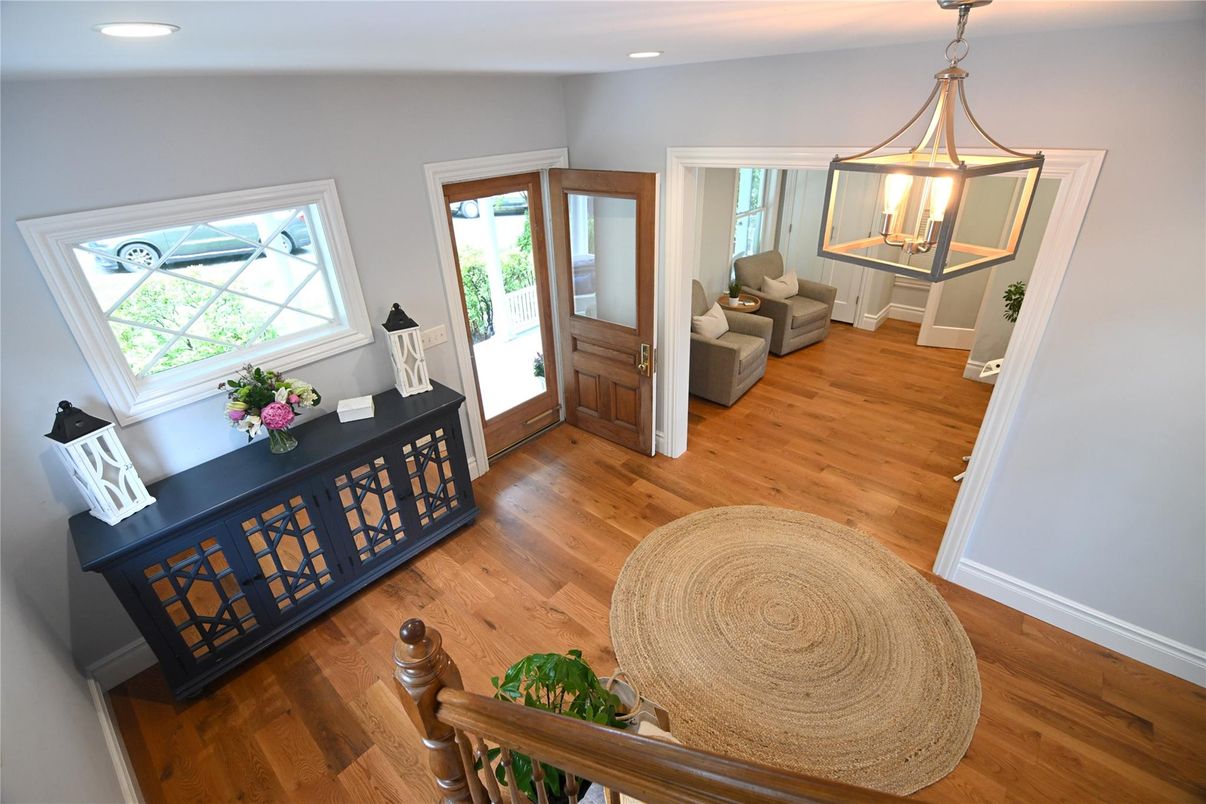 Interior, Pendant Lights, Recessed Lighting, Wood Texture Flooring