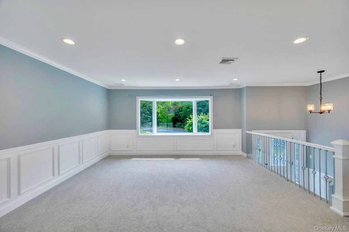 Chandelier, Empty room, Interior, Pendant Lights, Recessed Lighting