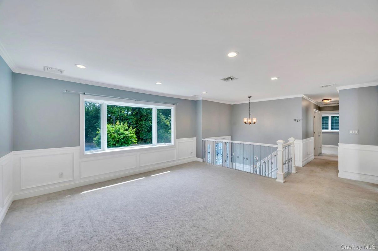 Empty room, Interior, Pendant Lights, Recessed Lighting