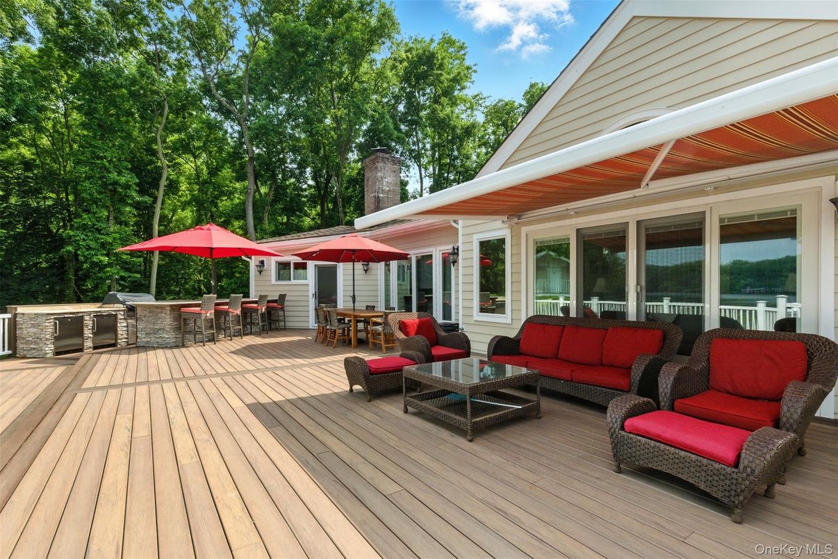 Exterior, Outdoor Kitchen