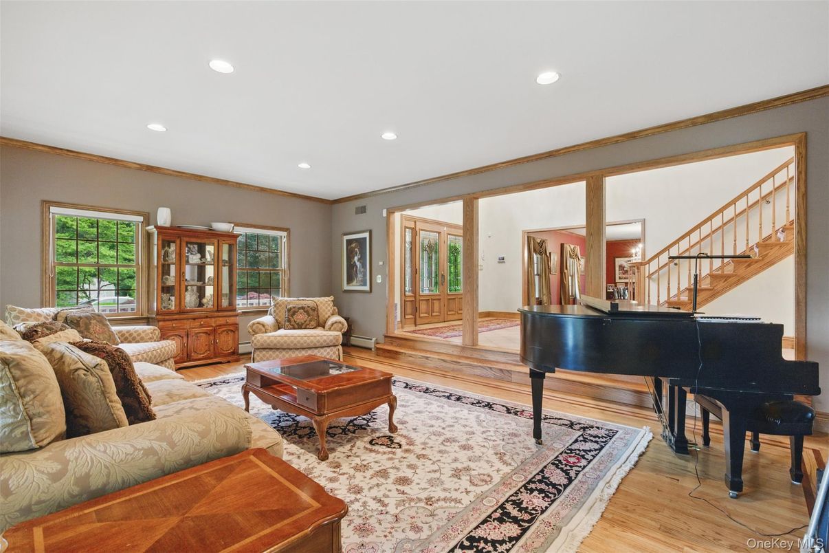 Interior, Living room, Piano, Recessed Lighting, Wood Texture Flooring