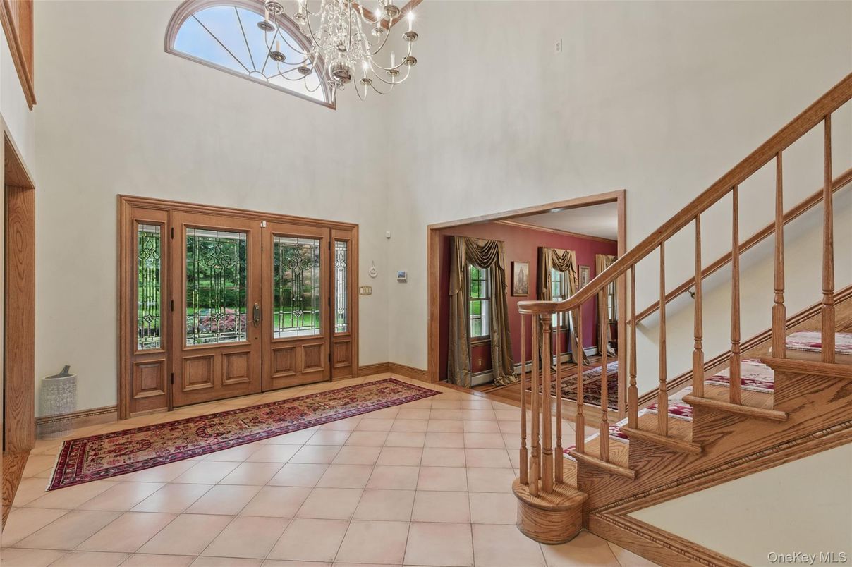 Chandelier, Interior