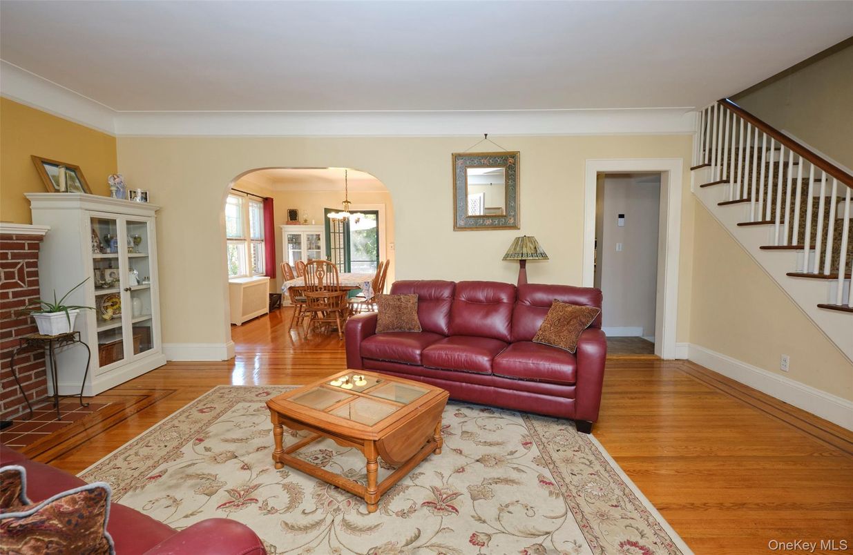 Dining room, Interior, Living room, Pendant Lights, Wood Texture Flooring