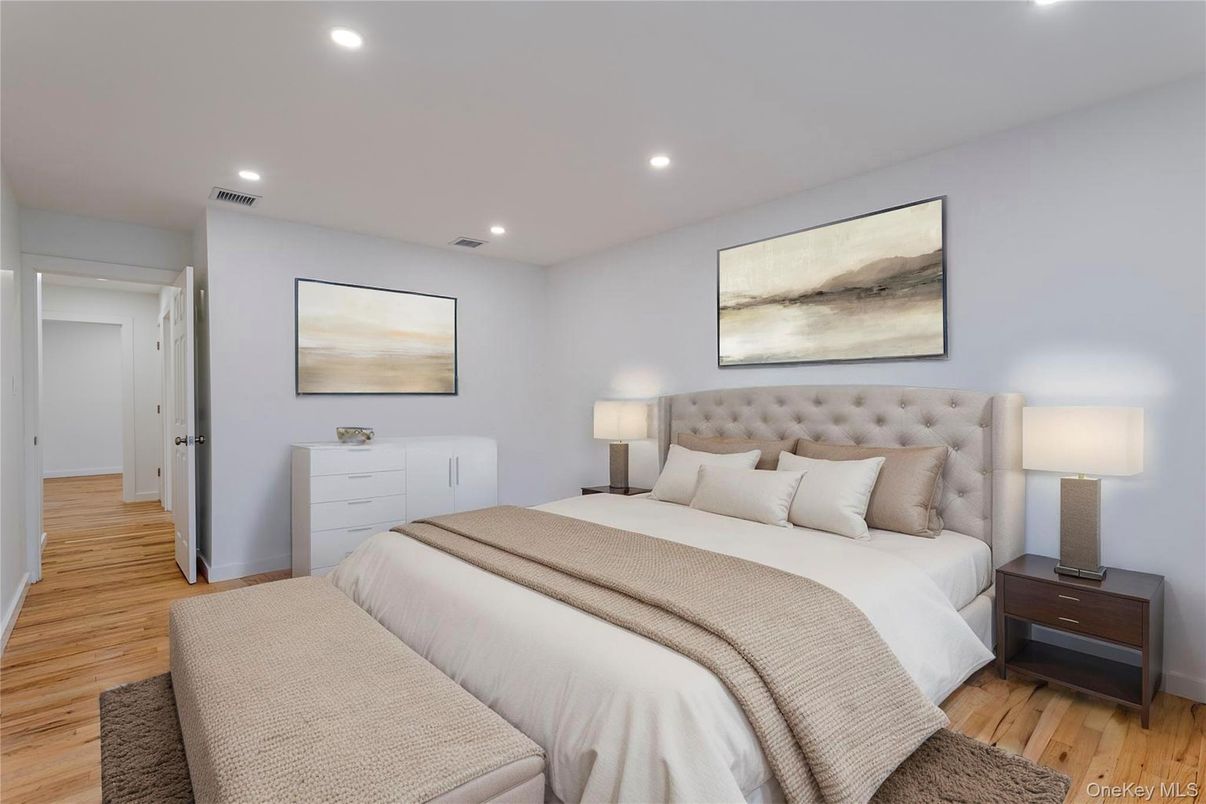 Bedroom, Interior, Recessed Lighting, Wood Texture Flooring