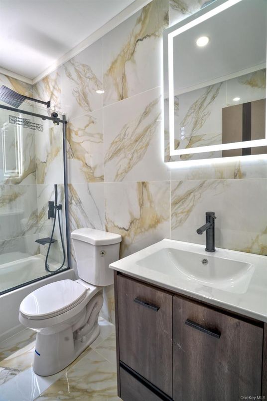 Bathroom, Interior, Marble, Marble Walls, Recessed Lighting