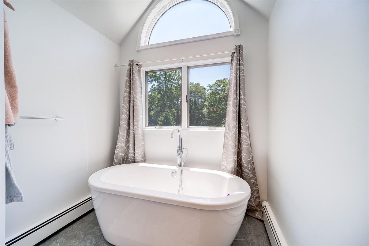 Bathroom, Free Standing Baths, Interior
