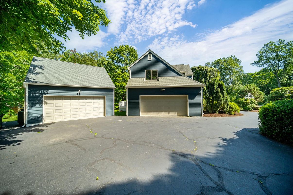 Detached Garage, Exterior