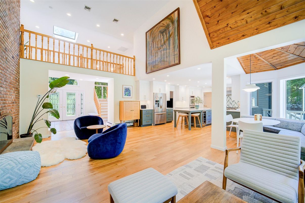 Dining room, Interior, Kitchen, Pendant Lights, Recessed Lighting, Stainless Steel Appliances, Wooden Ceilings, Wood Texture Flooring