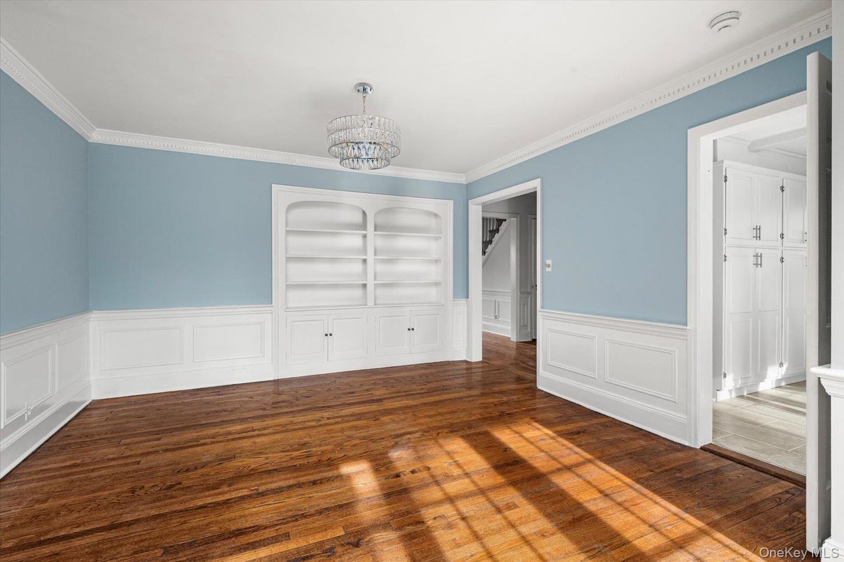 Chandelier, Empty room, Interior, Wood Texture Flooring