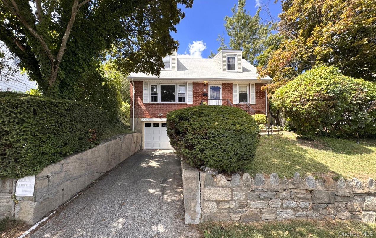 Attached, Exterior, Facade, Brick Facade, Cape Cod