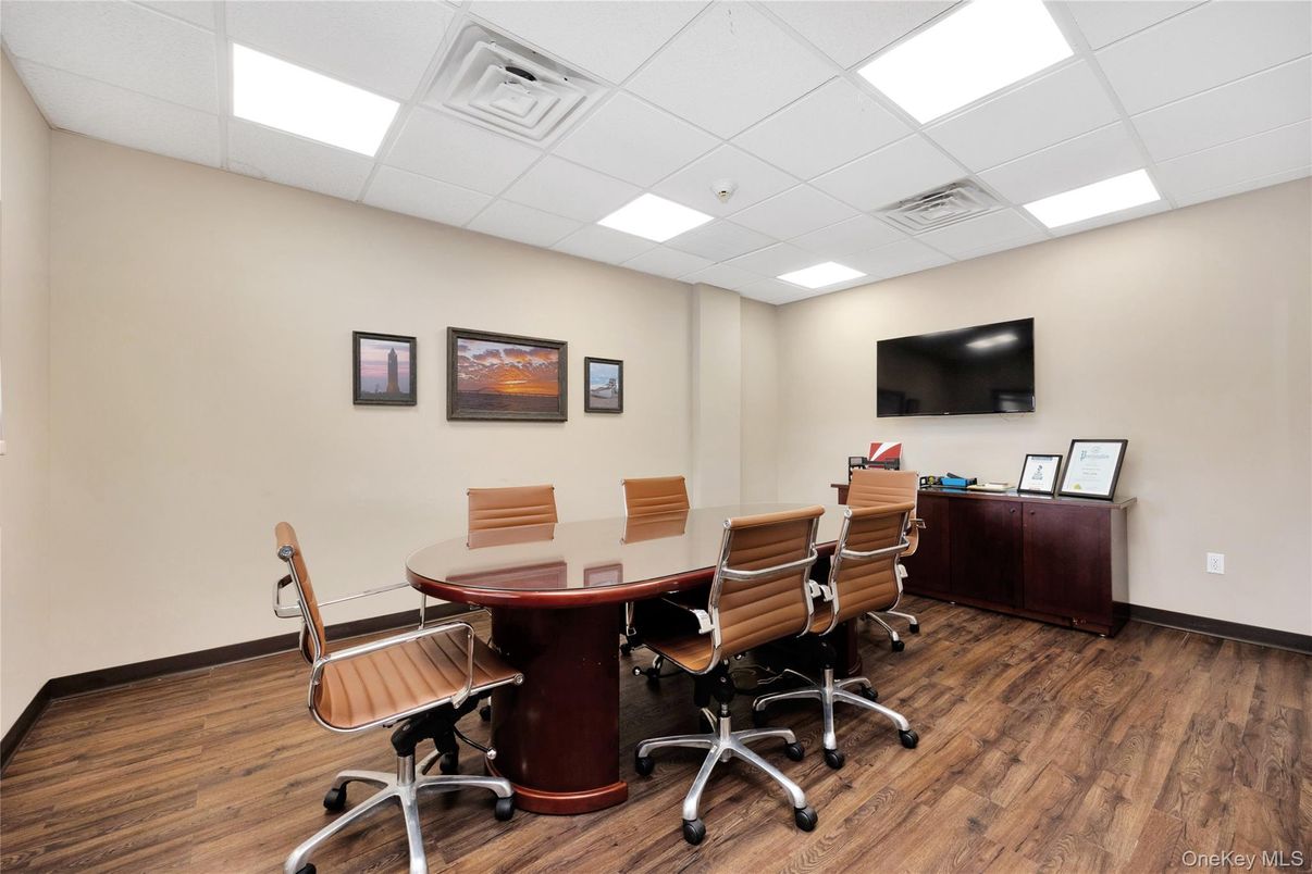 Home Office, Interior, Recessed Lighting, Wood Texture Flooring